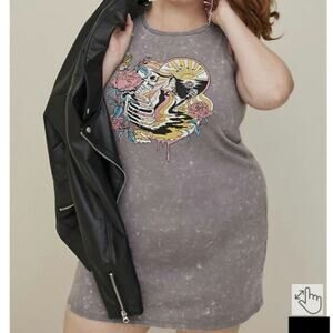 NWT Torrid LoveSick Grey Wash Slash Back Graphic Dress